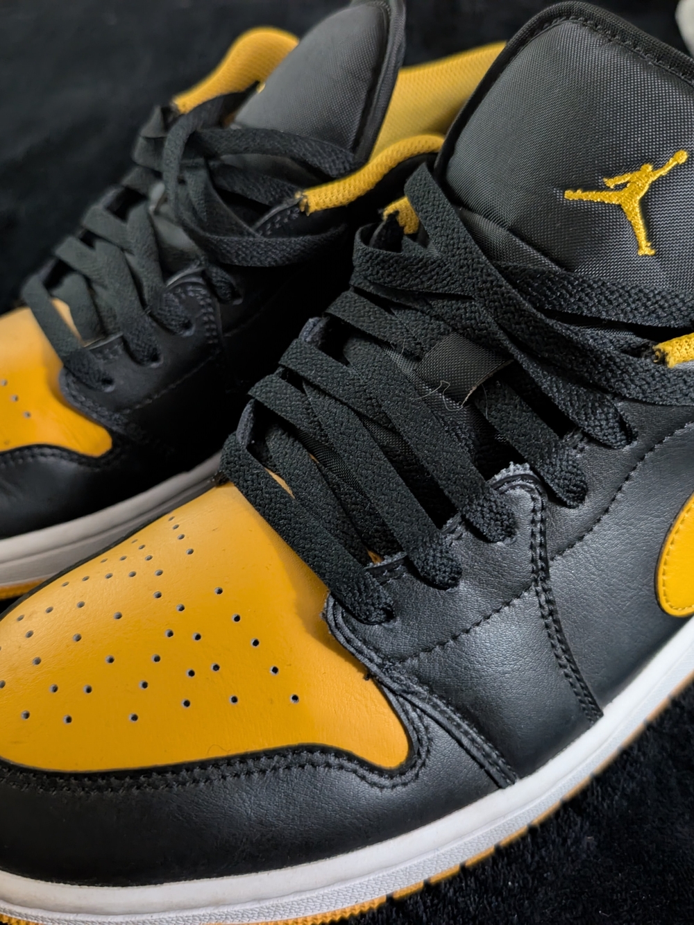Nike Air Jordan 1 Low "Yellow Ochre"
